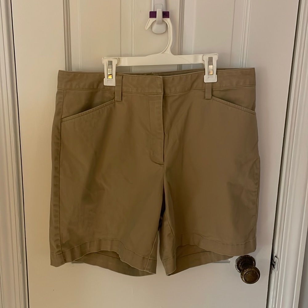Lands End mid rise shorts